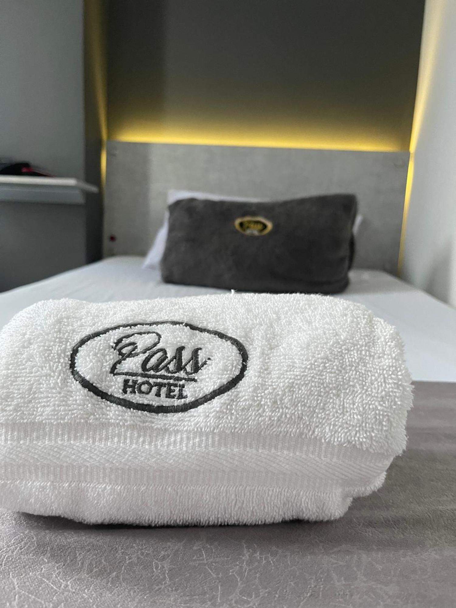 Pass, Laureles Hotel Medellin