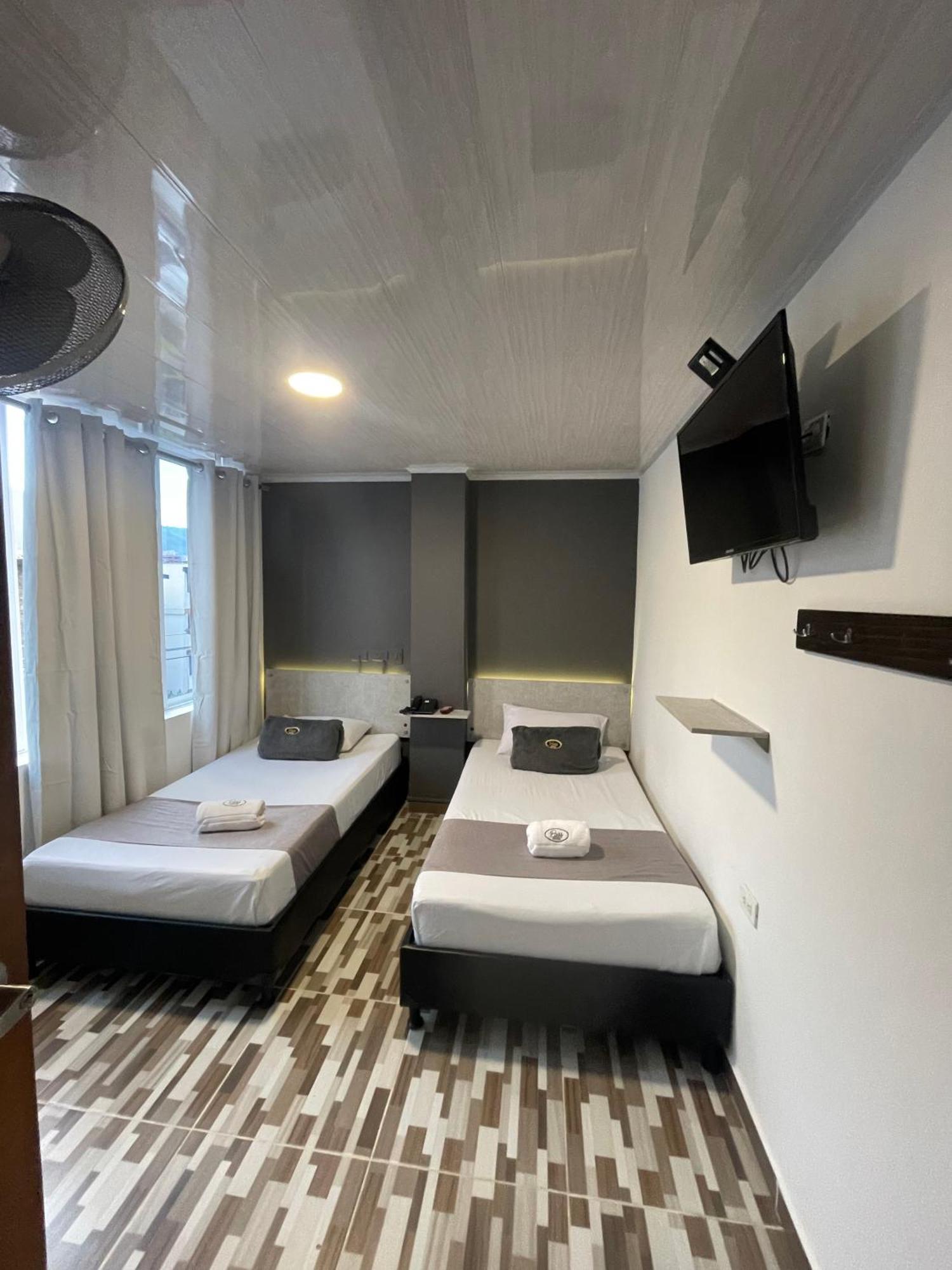 Pass, Laureles Hotel Medellin