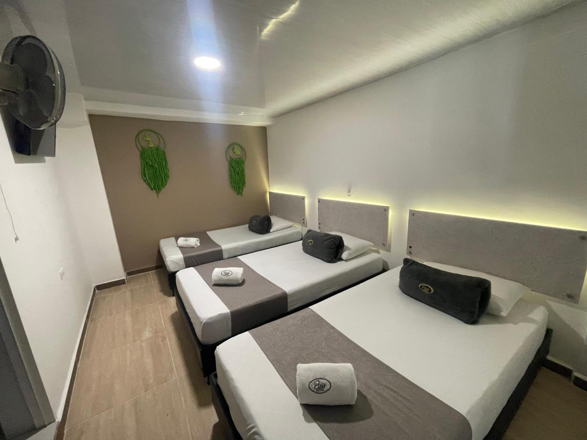 Pass, Laureles Hotel Medellin