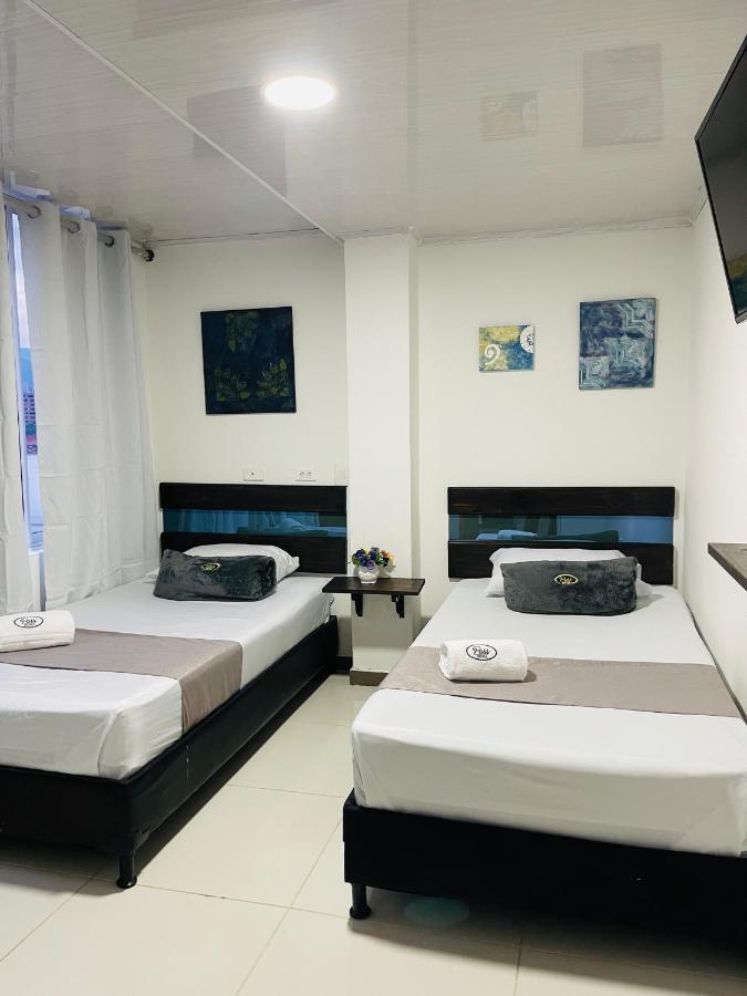 Hotel Pass, Laureles *